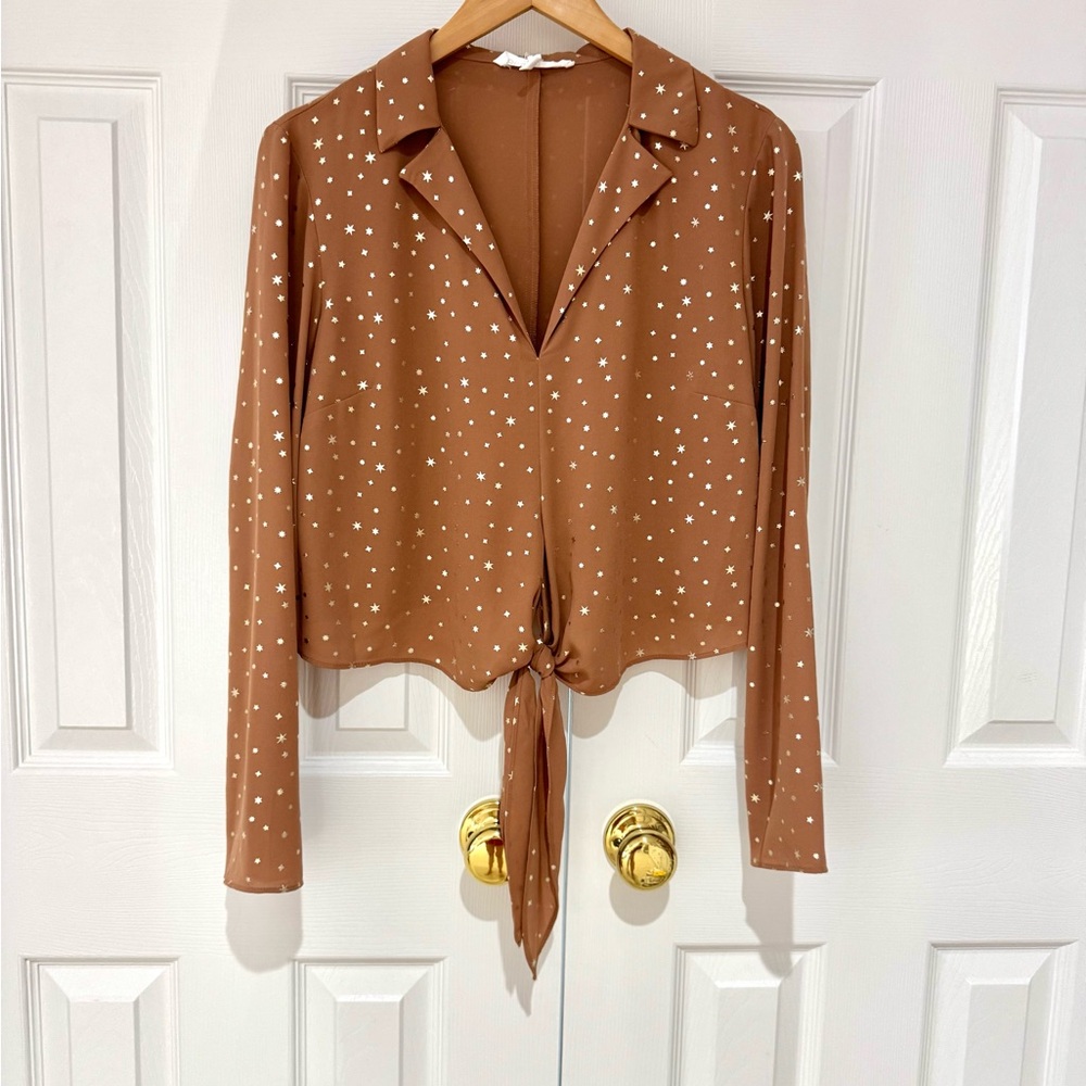 Med BCBGeneration Crop Blouse with Star Accents Tie Front Long Sleeves